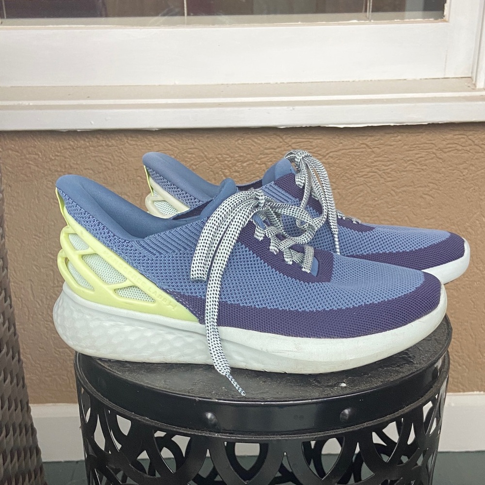 Kizik Athens unisex sneakers. Men’s 7.5 women’s 9